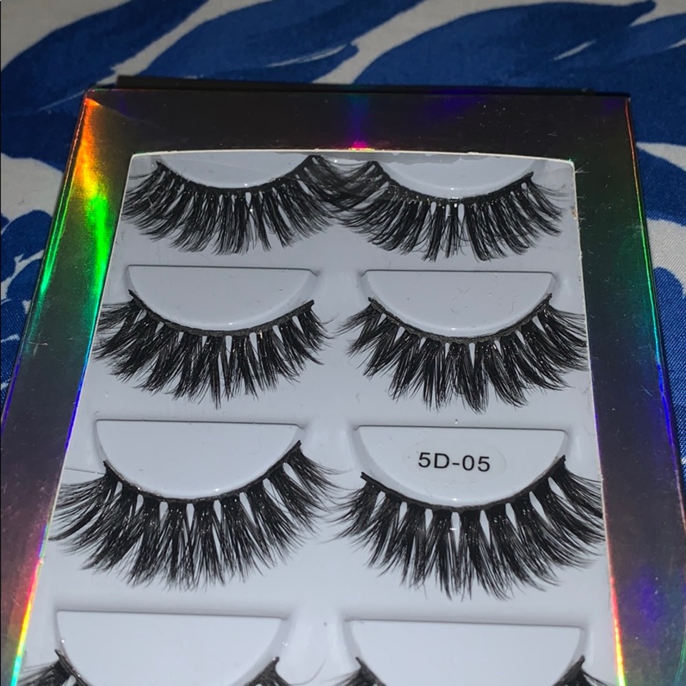 Faux Eyelashes - Picture 3 of 4